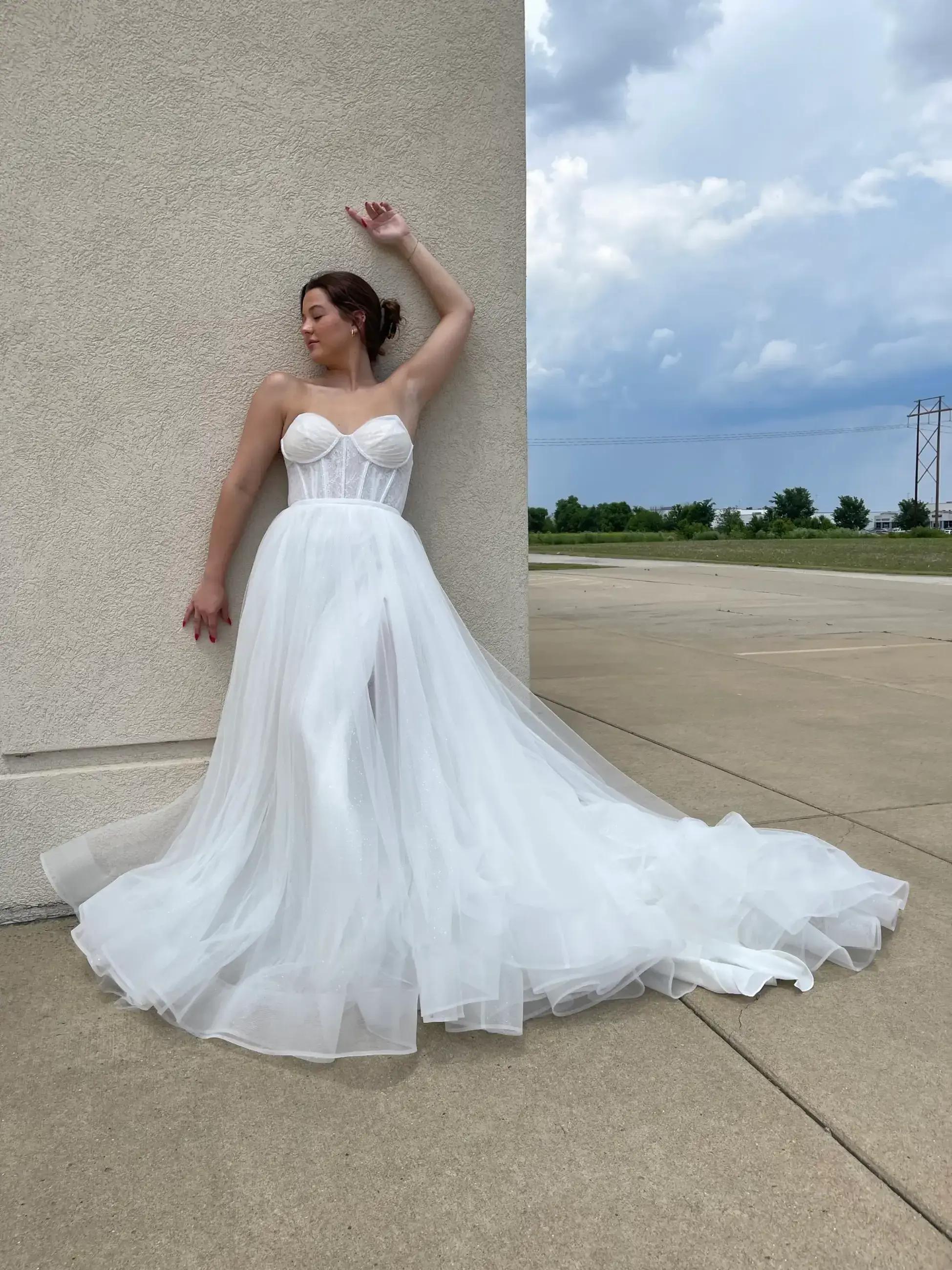 Finding Your Dream Gown with a Heart: The Michelle&#39;s Bridal Charity Event Image